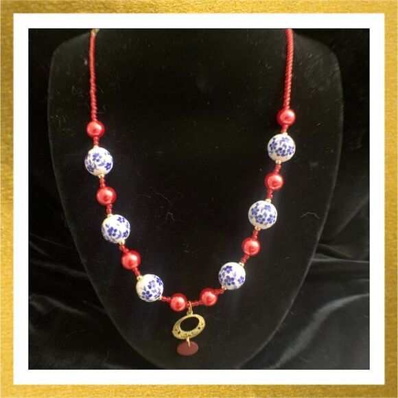 3/$20 Hand Crafted BEADED Pearl and Porcelain NECKLACE - Picture 1 of 2